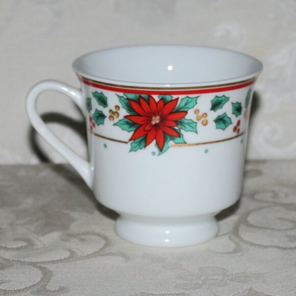 Mismatched Christmas Poinsettia Teacup Set | Bluebird | Royal Heritage - Picture 4 of 13